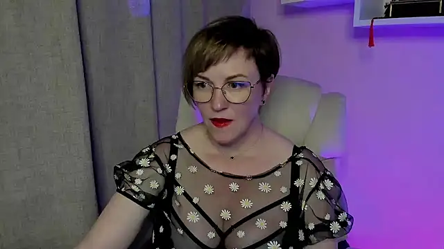 Snapshot of feliziaDesire chatting on June 3, 5:07 pm feliziaDesire online show from June 3, 5:07 pm