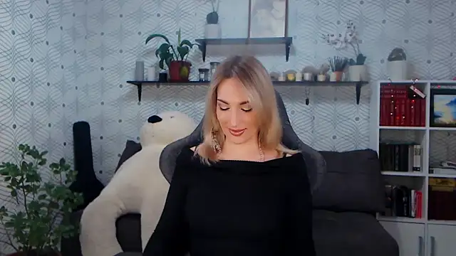 MillaXQueen online show from April 19, 1:32 pm