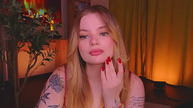 Hottie Jane online show from October 19, 1:45 pm