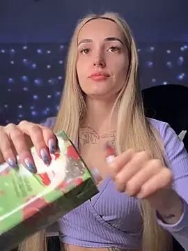 Snapshot of minalawarden chatting on October 27, 10:08 am minalawarden online show from October 27, 10:08 am