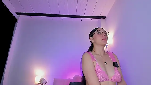 ice grace online show from February 5, 9:03 am