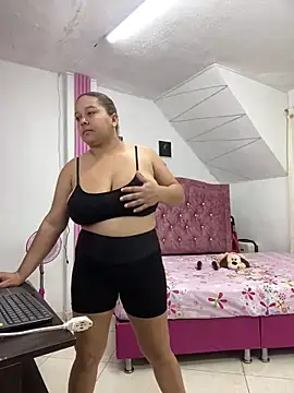 Snapshot of Rossestoner chatting on February 10, 10:52 am Rossestoner online show from February 10, 10:52 am