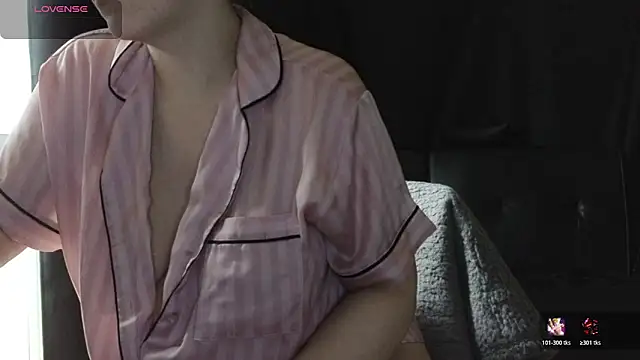 Mia G0ld online show from April 9, 12:54 pm