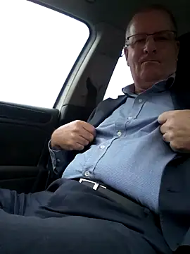 stiffandlubedxh online show from February 18, 9:09 pm