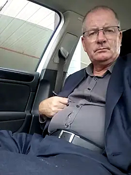 stiffandlubedxh online show from February 26, 7:42 am