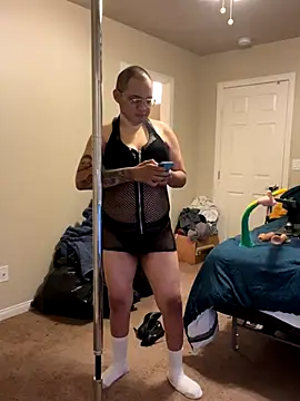 Snapshot of sexy_gin chatting on September 18, 9:11 am sexy gin online show from September 18, 9:11 am