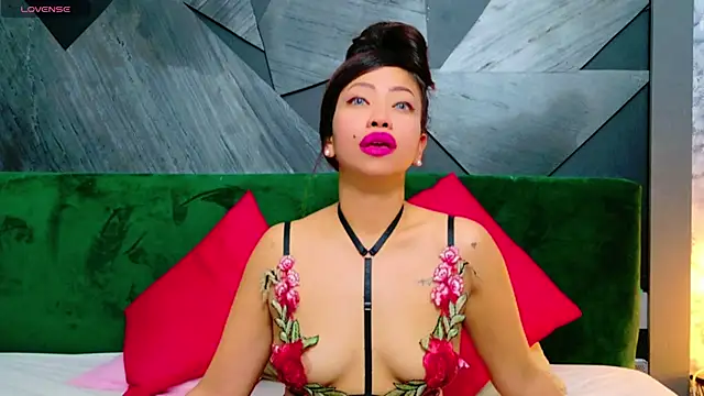 ElyaQuinn online show from February 21, 1:11 pm