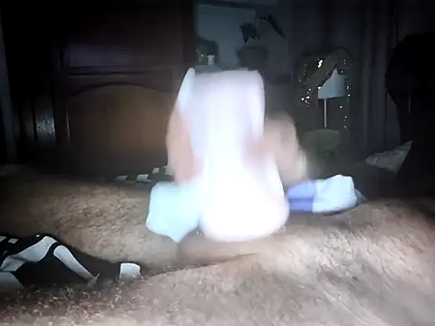 Snapshot of Hungthugl chatting on March 3, 5:52 pm Hungthugl online show from March 3, 5:52 pm