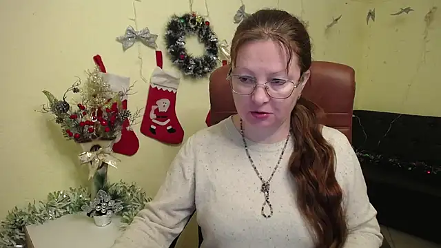 VanessaHotts online show from December 3, 6:10 am