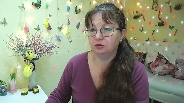 VanessaHotts online show from April 8, 4:56 am