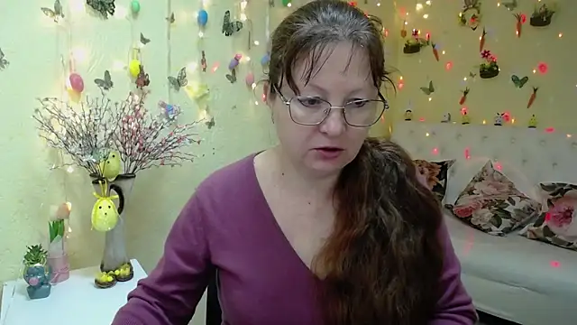 VanessaHotts online show from April 10, 5:01 am