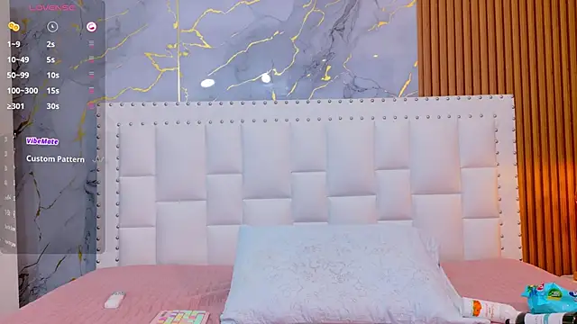 Snapshot of naughty_ebonyy chatting on September 19, 3:19 am naughty ebonyy online show from September 19, 3:19 am