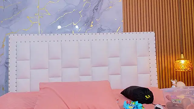Snapshot of naughty_ebonyy chatting on September 24, 2:59 am naughty ebonyy online show from September 24, 2:59 am