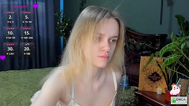 lady bellaa online show from December 4, 9:29 am