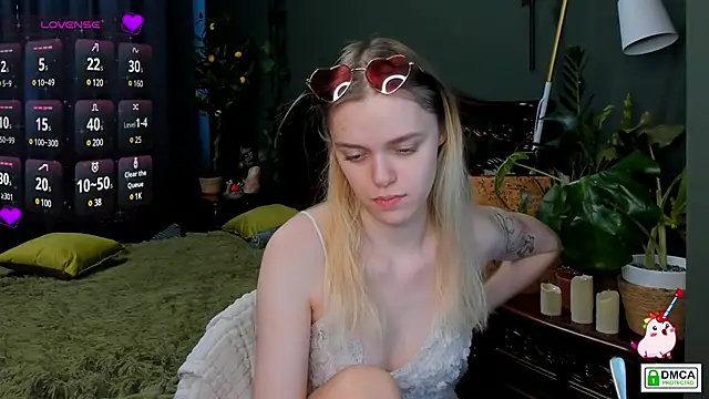 lady bellaa online show from December 13, 10:41 am