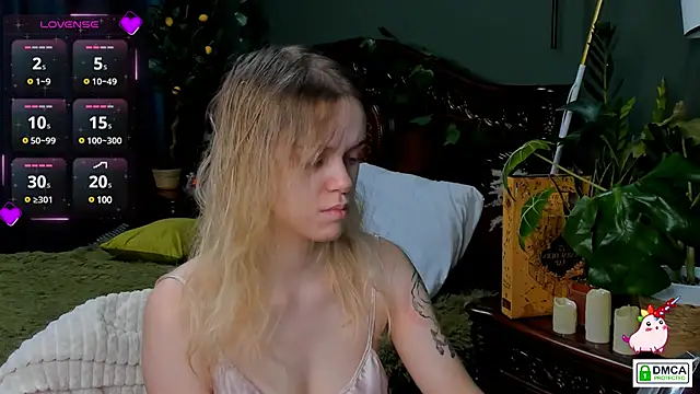 lady bellaa online show from December 14, 9:29 am