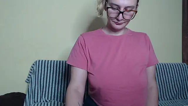 alicesweet21 online show from February 7, 6:24 am