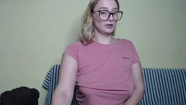 alicesweet21 online show from February 8, 10:19 pm