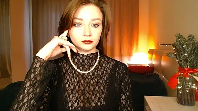 Snapshot of Shadow_Passion chatting on December 14, 7:03 am Shadow Passion online show from December 14, 7:03 am