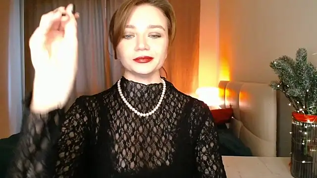 Snapshot of Shadow_Passion chatting on December 18, 7:14 am Shadow Passion online show from December 18, 7:14 am