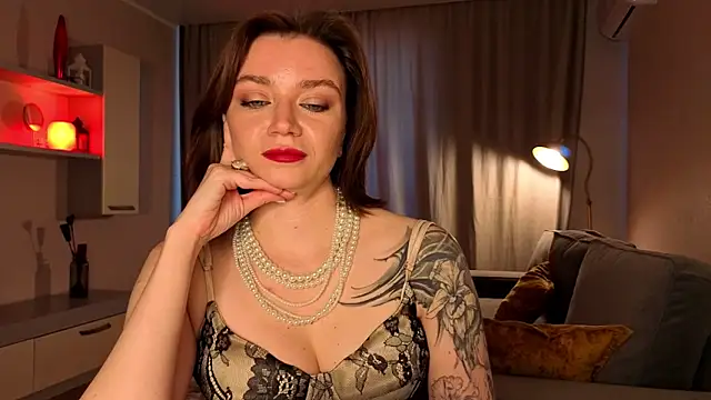 Snapshot of Shadow_Passion chatting on April 13, 7:14 am Shadow Passion online show from April 13, 7:14 am