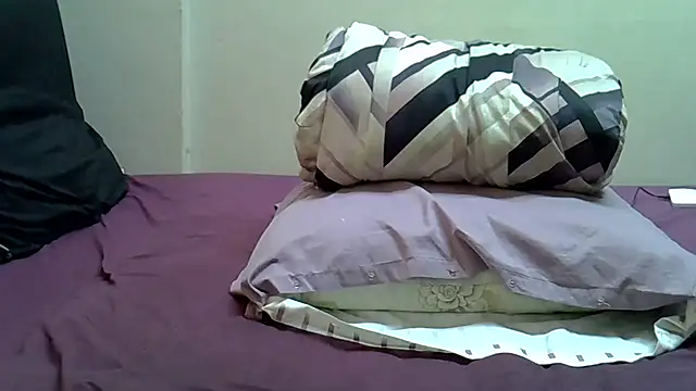 AddictiveAssCurves online show from December 18, 10:10 am