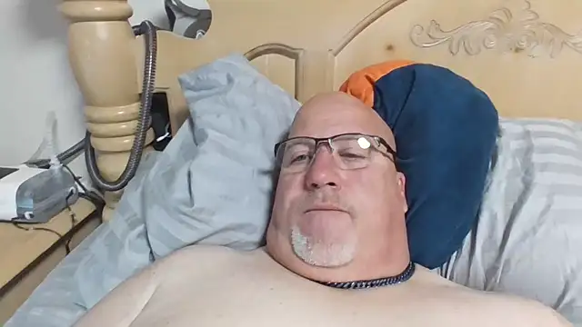 Bigbear0563 online show from April 7, 4:07 pm