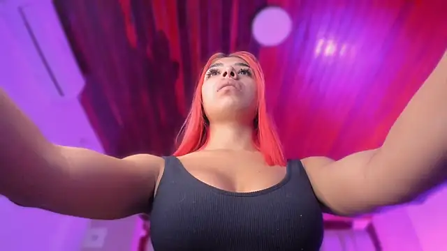 Snapshot of Emmily_Savage chatting on February 4, 11:49 am Emmily Savage online show from February 4, 11:49 am