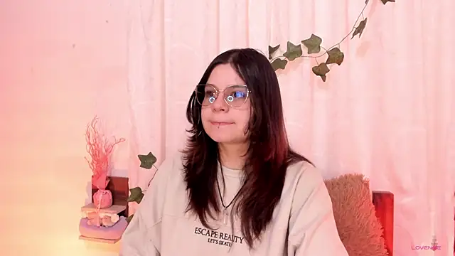 Snapshot of Mey_moon chatting on February 13, 3:56 pm Mey moon online show from February 13, 3:56 pm