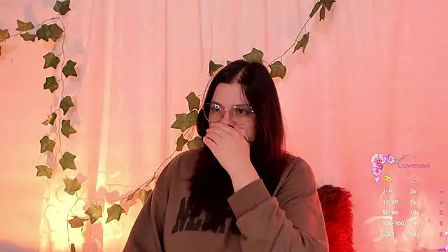 Snapshot of Mey_moon chatting on March 21, 7:33 am Mey moon online show from March 21, 7:33 am