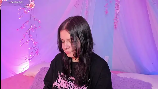 Snapshot of Mey_moon chatting on July 14, 5:01 am Mey moon online show from July 14, 5:01 am
