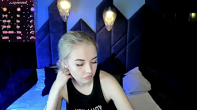 StephanieSweety online show from March 2, 10:38 pm