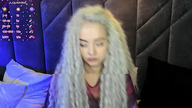 StephanieSweety online show from March 19, 4:45 pm