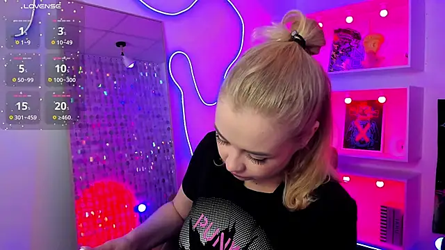 StephanieSweety online show from March 22, 5:38 pm