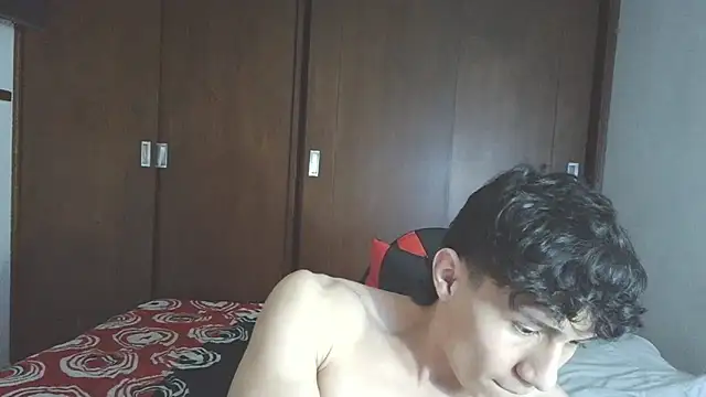 Snapshot of aresholland chatting on October 26, 11:42 pm aresholland online show from October 26, 11:42 pm