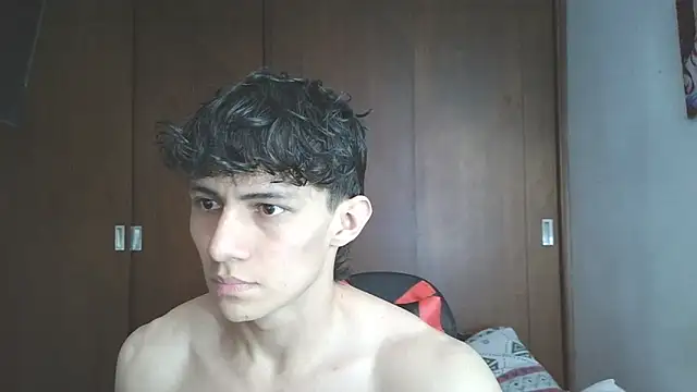 Snapshot of aresholland chatting on November 5, 6:30 pm aresholland online show from November 5, 6:30 pm