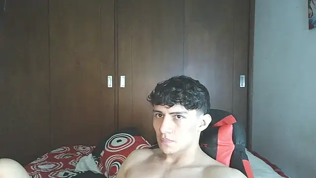 Snapshot of aresholland chatting on November 15, 3:26 am aresholland online show from November 15, 3:26 am