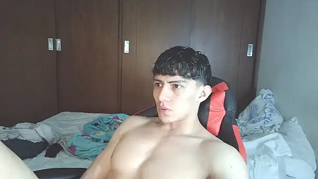 Snapshot of aresholland chatting on November 17, 2:17 am aresholland online show from November 17, 2:17 am