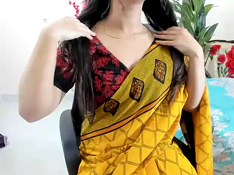 AttractiveQueen2002 online show from September 10, 5:46 pm