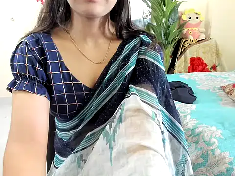 AttractiveQueen2002 online show from September 18, 8:44 pm