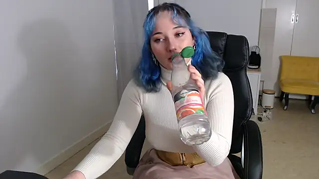 Crystal-dreamt online show from November 3, 10:16 am