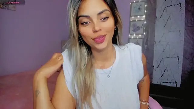 Snapshot of Gabby_prieto chatting on June 18, 4:13 am Gabby prieto online show from June 18, 4:13 am