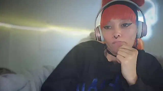 Snapshot of FRRANNKIE chatting on October 18, 1:34 pm FRRANNKIE online show from October 18, 1:34 pm