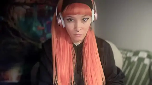 Snapshot of FRRANNKIE chatting on December 15, 11:47 am FRRANNKIE online show from December 15, 11:47 am