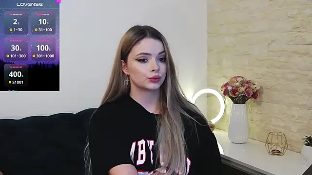 Kailynn Moenn online show from December 11, 7:36 pm