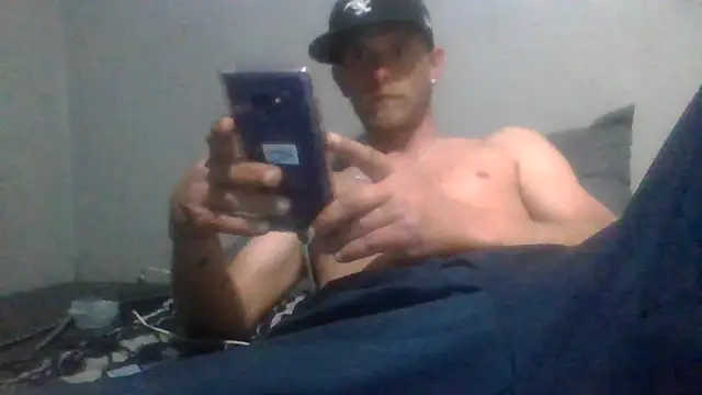 Snapshot of daddytim0 chatting on March 19, 10:36 pm daddytim0 online show from March 19, 10:36 pm