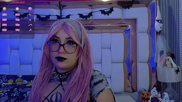 Snapshot of valkiria_moore chatting on October 10, 7:57 pm valkiria moore online show from October 10, 7:57 pm