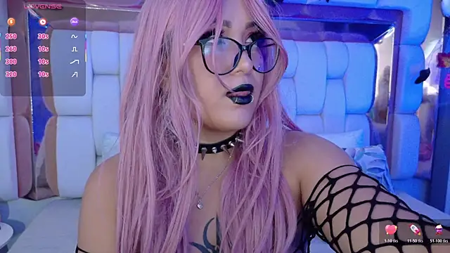 Snapshot of valkiria_moore chatting on October 18, 7:58 pm valkiria moore online show from October 18, 7:58 pm