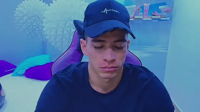 Snapshot of DEIBY_BABY chatting on November 19, 7:47 pm DEIBY BABY online show from November 19, 7:47 pm