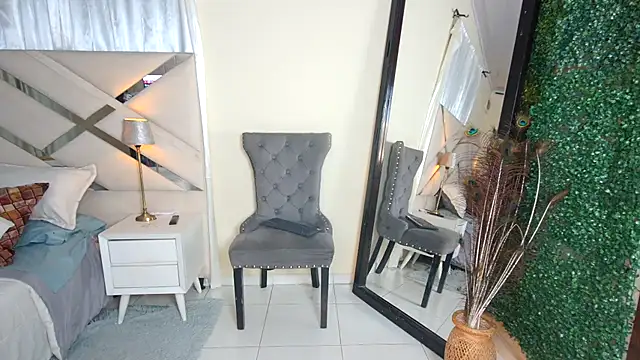 Snapshot of Selena_G69 chatting on November 28, 10:34 pm Selena G69 online show from November 28, 10:34 pm